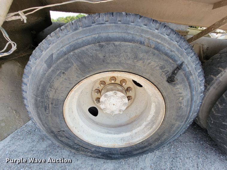 image for item KD9386 1994 Ford LT8000  ready mix truck