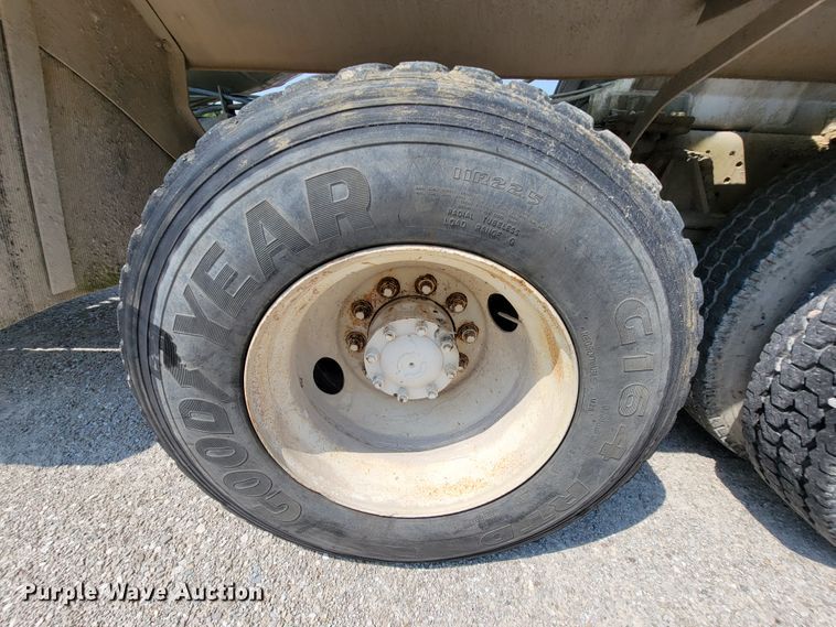 image for item KD9386 1994 Ford LT8000  ready mix truck