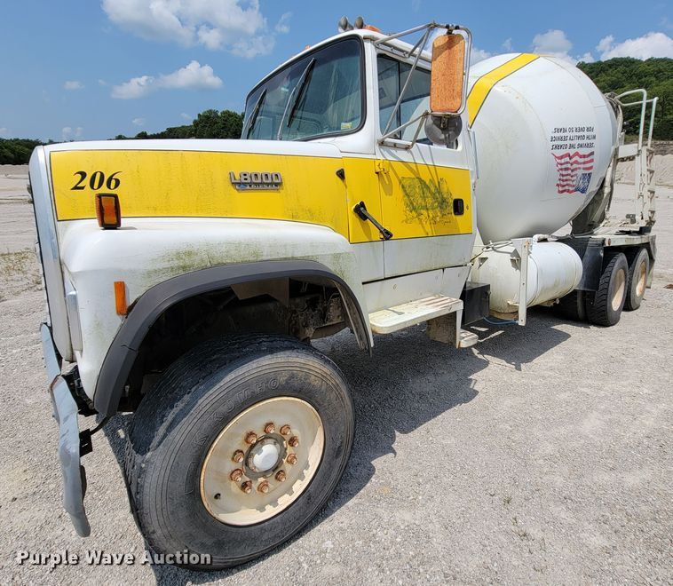 image for item KD9387 1994 Ford LT8000  ready mix truck
