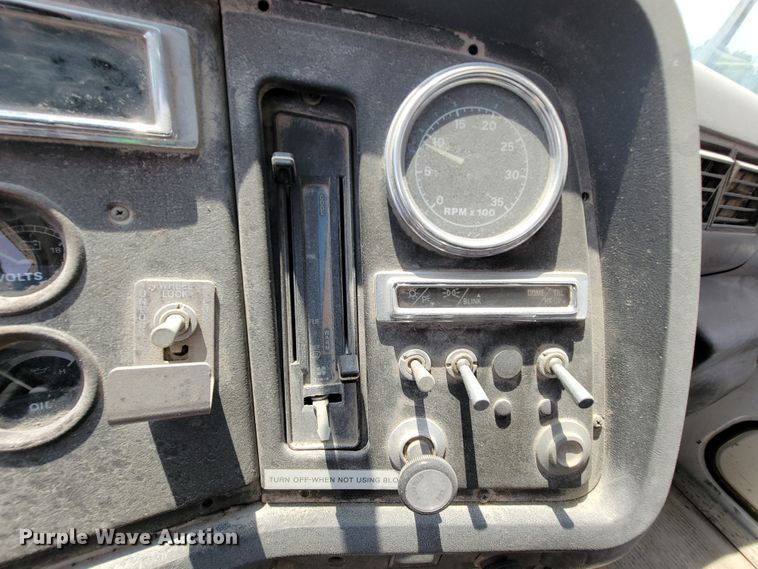 image for item KD9387 1994 Ford LT8000  ready mix truck