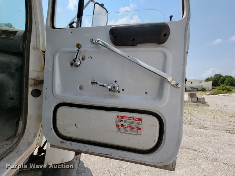 image for item KD9387 1994 Ford LT8000  ready mix truck