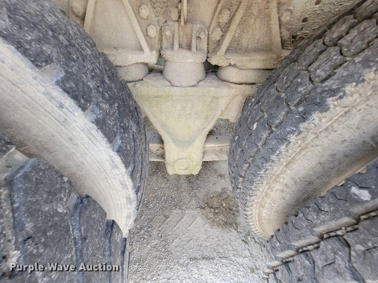 image for item KD9387 1994 Ford LT8000  ready mix truck