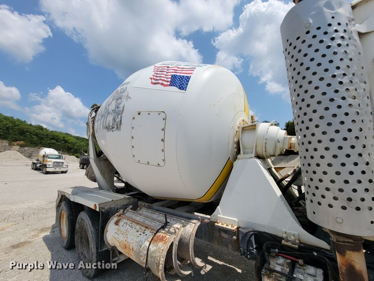 image for item KD9387 1994 Ford LT8000  ready mix truck