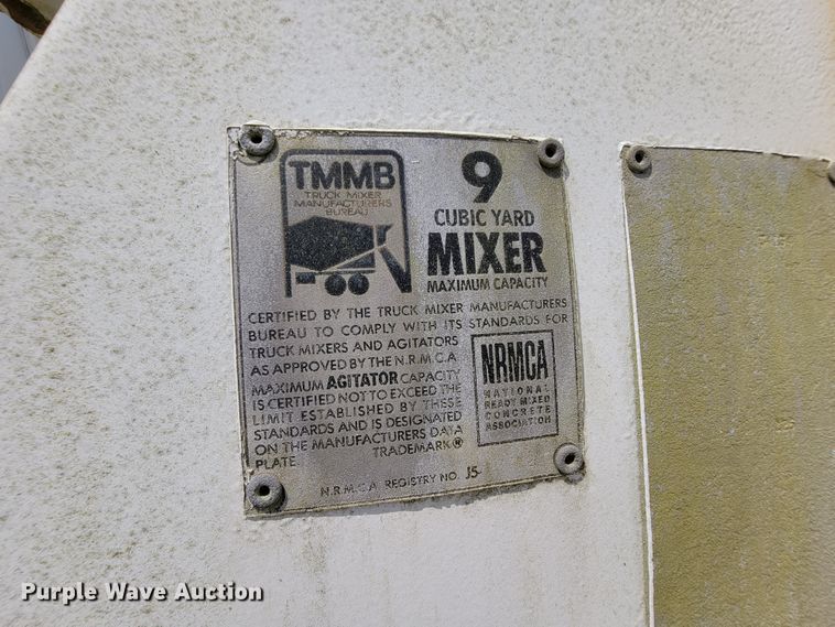 image for item KD9387 1994 Ford LT8000  ready mix truck