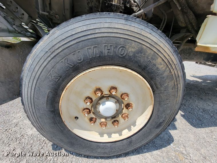 image for item KD9387 1994 Ford LT8000  ready mix truck