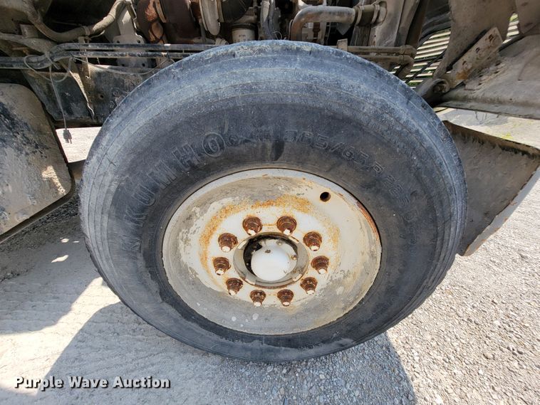 image for item KD9387 1994 Ford LT8000  ready mix truck