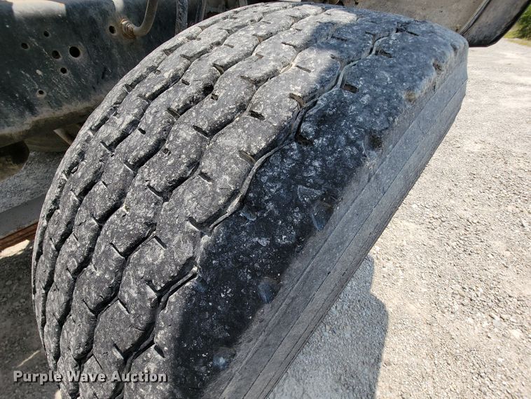 image for item KD9387 1994 Ford LT8000  ready mix truck