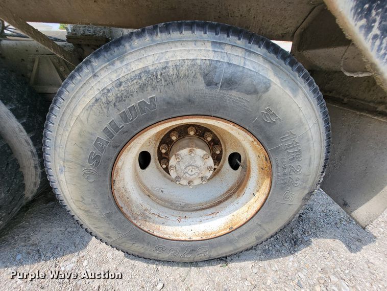 image for item KD9387 1994 Ford LT8000  ready mix truck