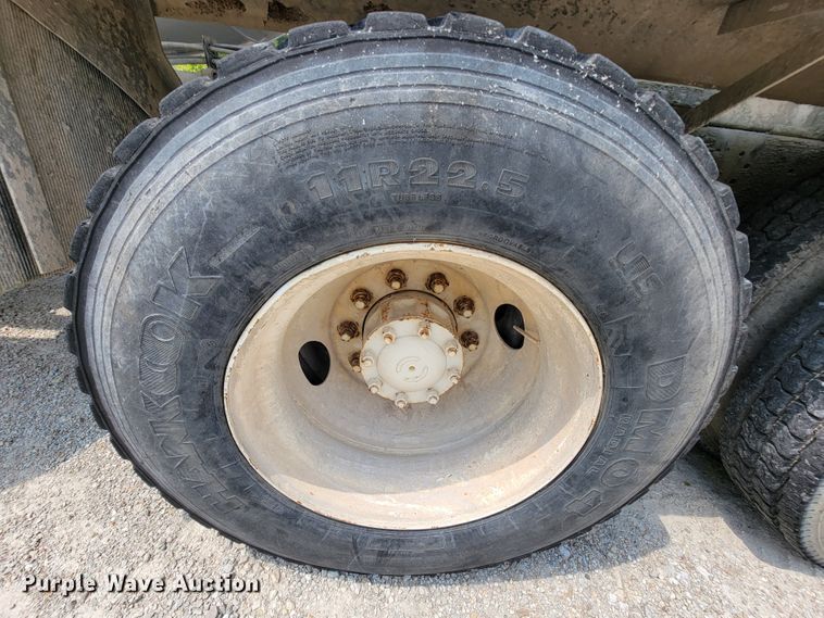 image for item KD9387 1994 Ford LT8000  ready mix truck