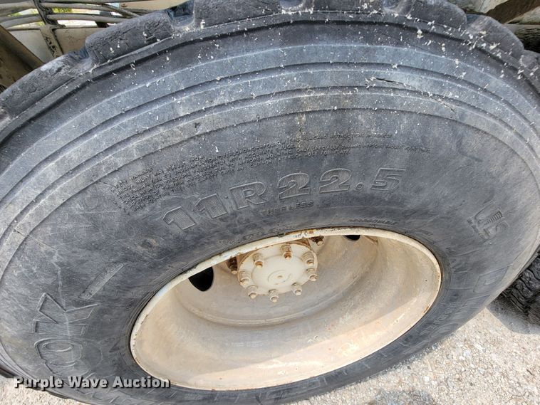 image for item KD9387 1994 Ford LT8000  ready mix truck