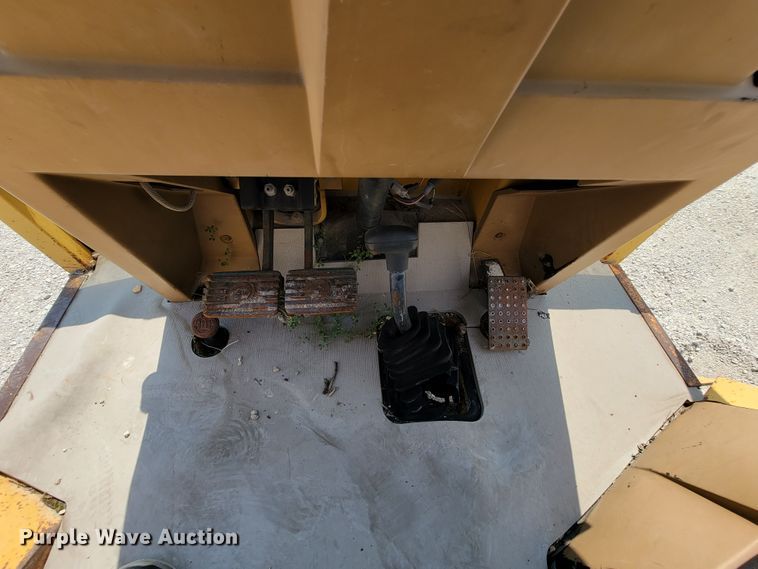 image for item KD9388 1992 Caterpillar 436 Series II  backhoe