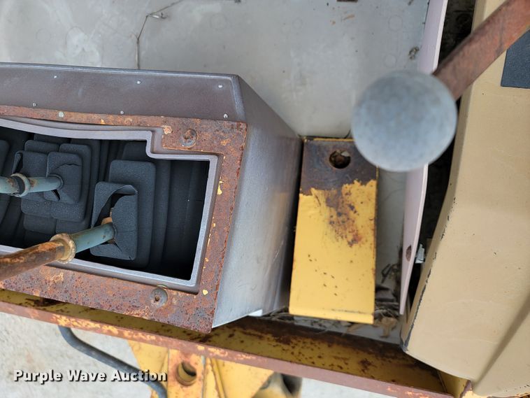 image for item KD9388 1992 Caterpillar 436 Series II  backhoe