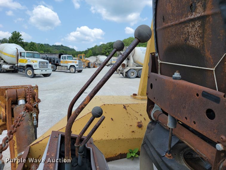 image for item KD9388 1992 Caterpillar 436 Series II  backhoe