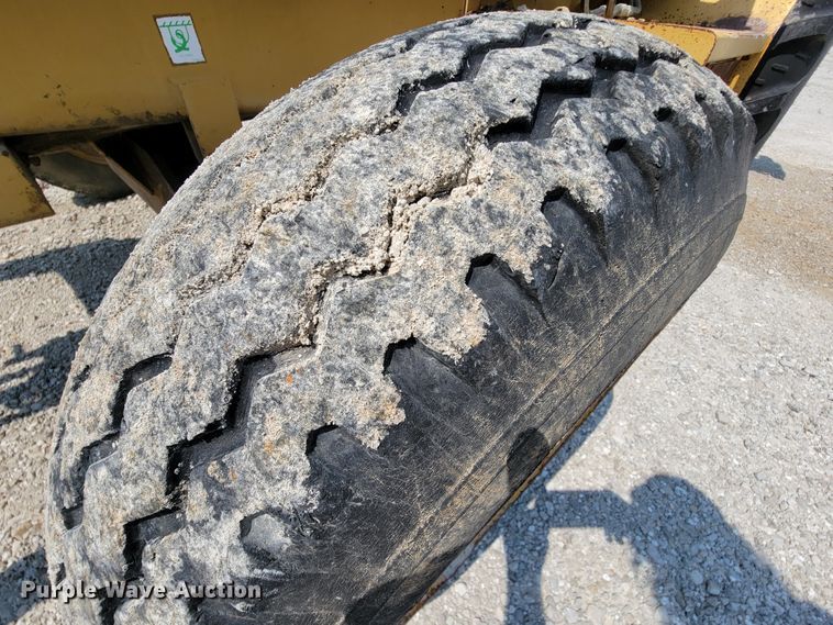 image for item KD9388 1992 Caterpillar 436 Series II  backhoe