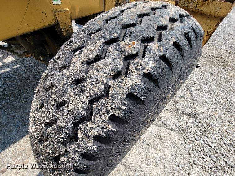 image for item KD9388 1992 Caterpillar 436 Series II  backhoe