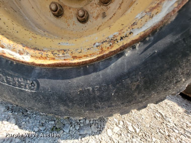 image for item KD9388 1992 Caterpillar 436 Series II  backhoe