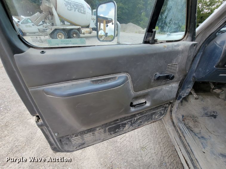 image for item KD9389 1994 Ford F450 Super Duty  bucket truck