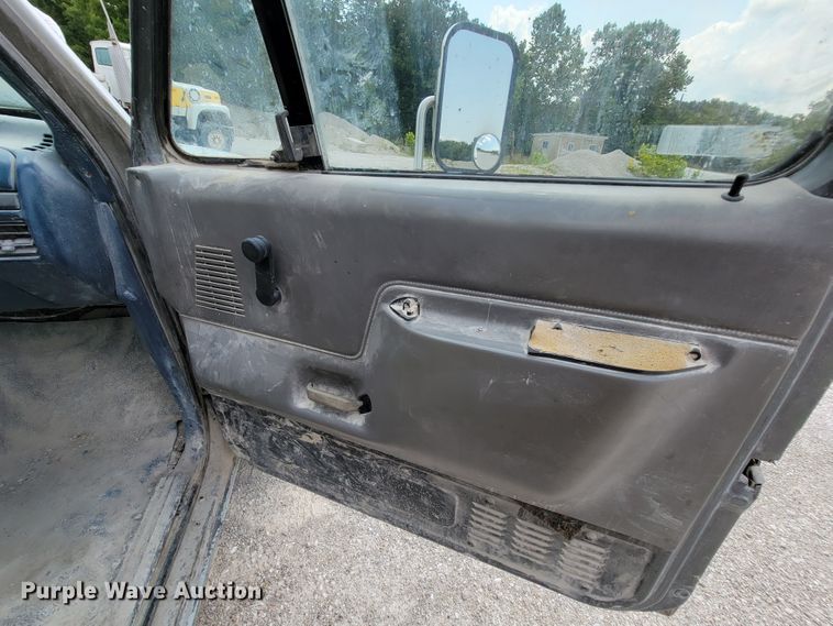 image for item KD9389 1994 Ford F450 Super Duty  bucket truck