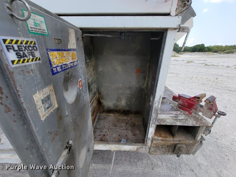 image for item KD9389 1994 Ford F450 Super Duty  bucket truck