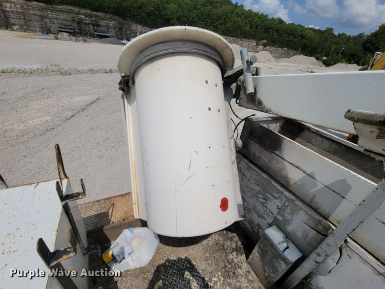 image for item KD9389 1994 Ford F450 Super Duty  bucket truck