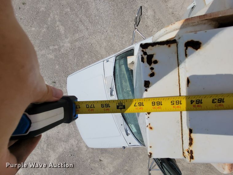 image for item KD9389 1994 Ford F450 Super Duty  bucket truck