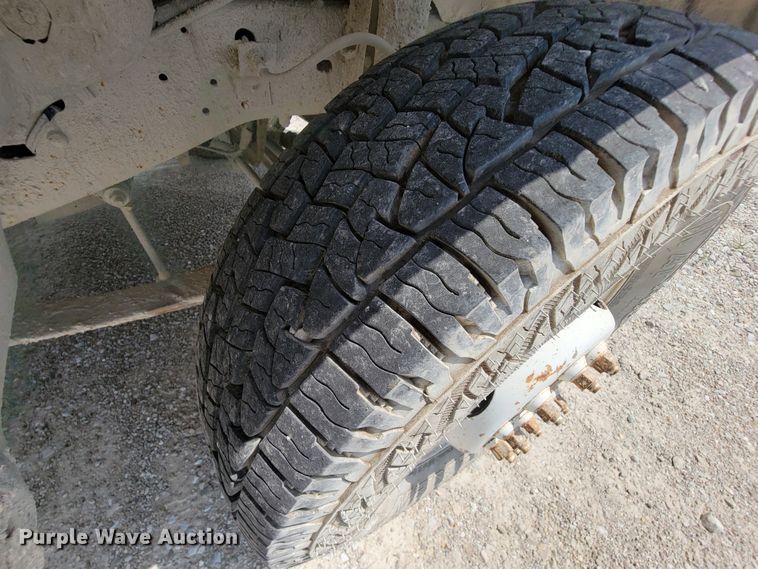 image for item KD9389 1994 Ford F450 Super Duty  bucket truck