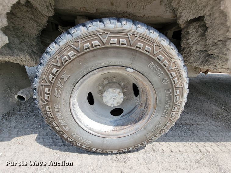 image for item KD9389 1994 Ford F450 Super Duty  bucket truck