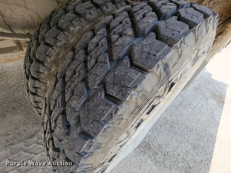 image for item KD9389 1994 Ford F450 Super Duty  bucket truck