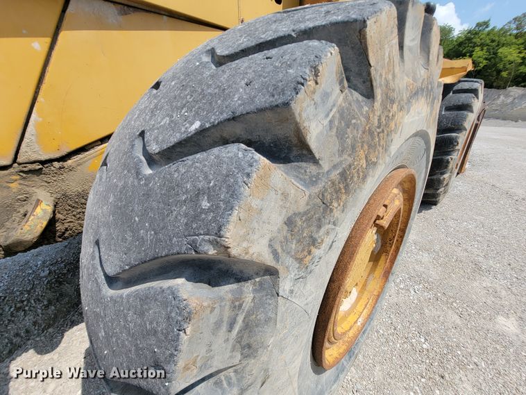 image for item KD9390 1989 Caterpillar 966E  wheel loader