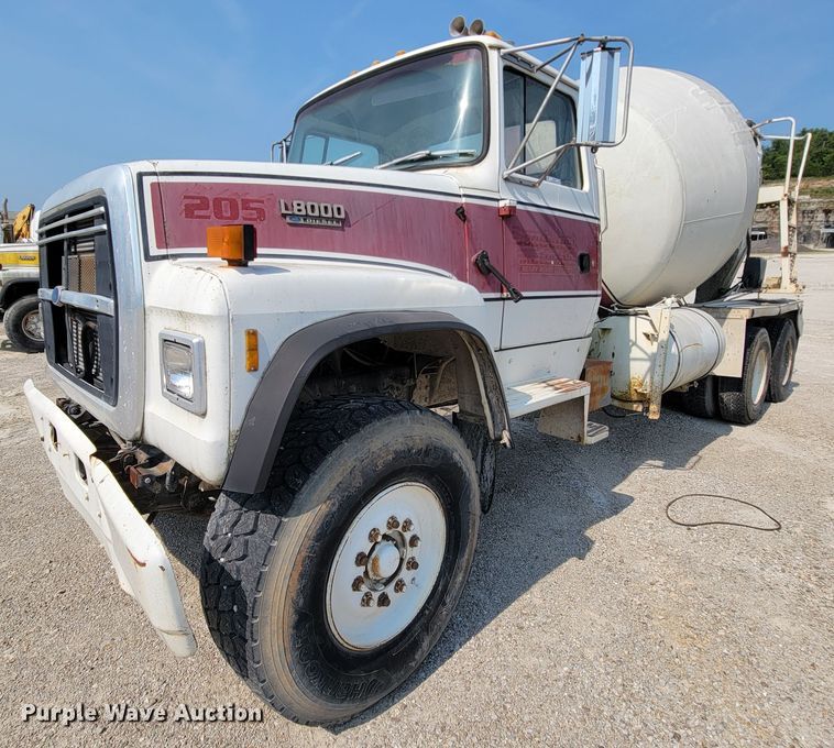 image for item KD9391 1994 Ford LT8000  ready mix truck