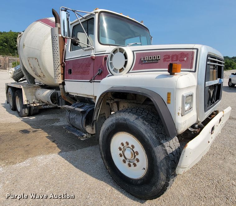 image for item KD9391 1994 Ford LT8000  ready mix truck