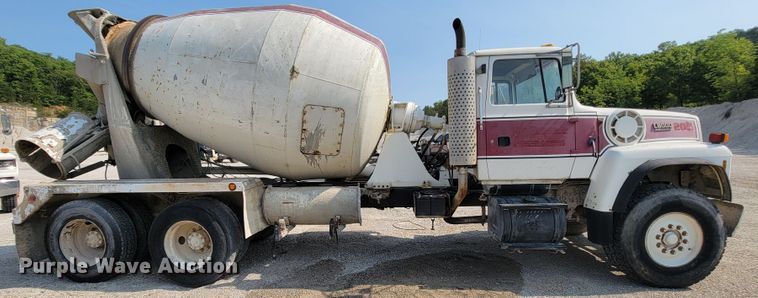 image for item KD9391 1994 Ford LT8000  ready mix truck