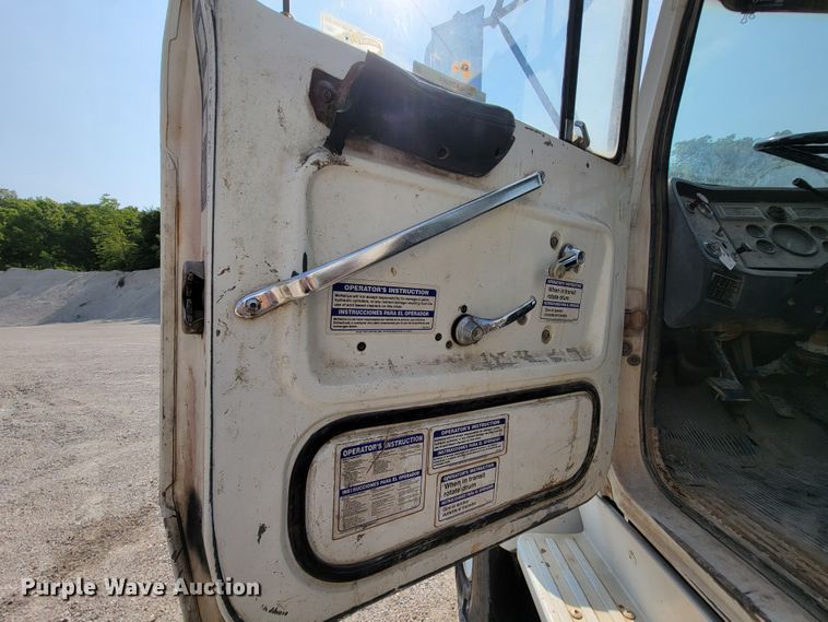 image for item KD9391 1994 Ford LT8000  ready mix truck