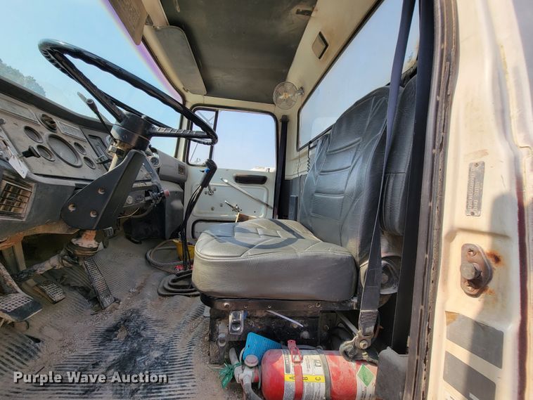 image for item KD9391 1994 Ford LT8000  ready mix truck