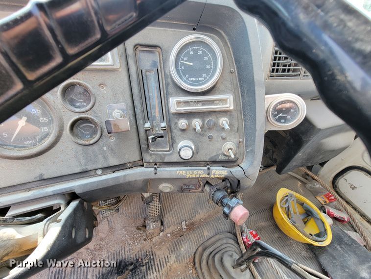 image for item KD9391 1994 Ford LT8000  ready mix truck