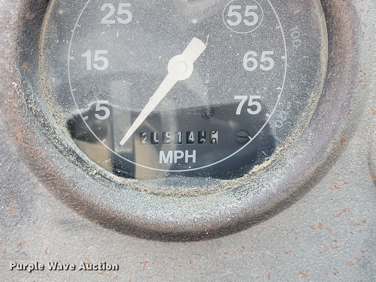 image for item KD9391 1994 Ford LT8000  ready mix truck