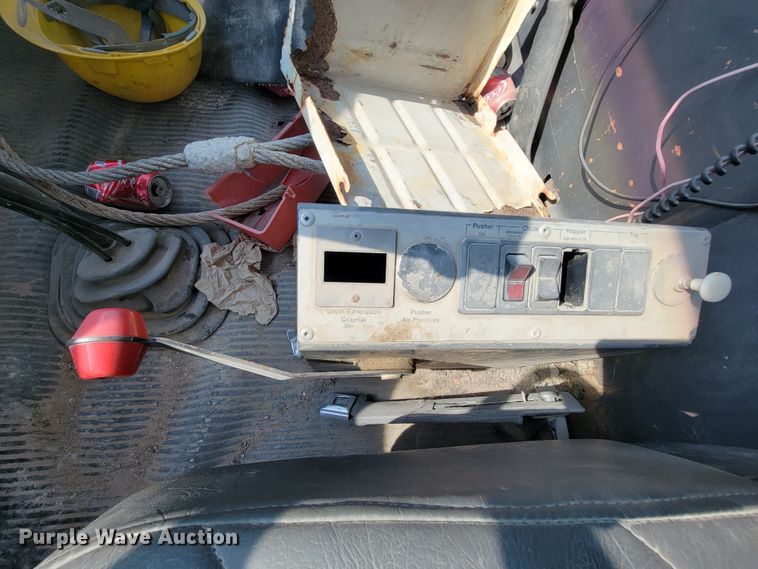 image for item KD9391 1994 Ford LT8000  ready mix truck