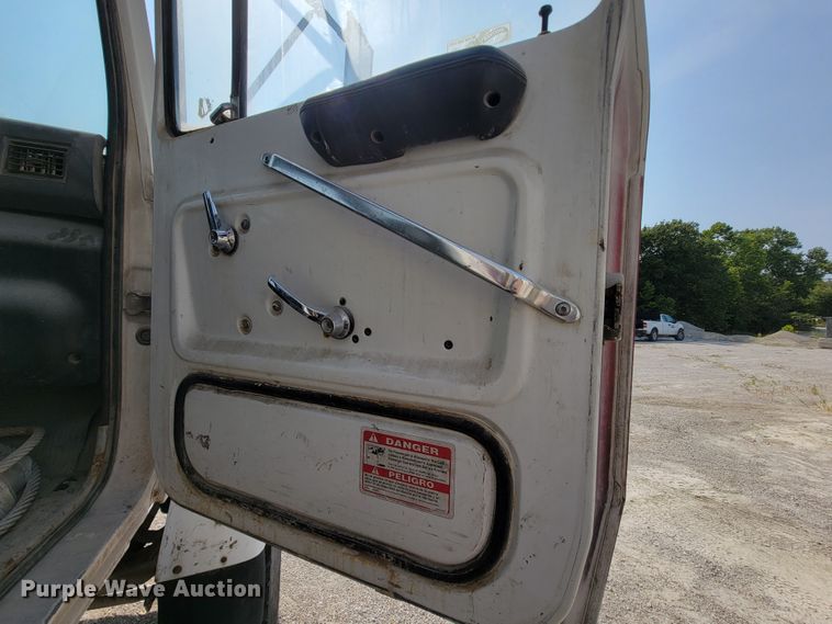 image for item KD9391 1994 Ford LT8000  ready mix truck