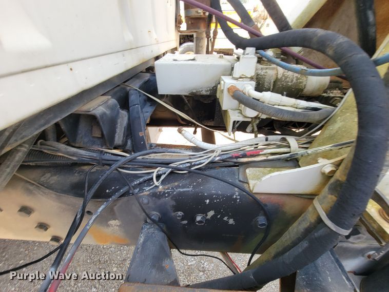 image for item KD9391 1994 Ford LT8000  ready mix truck