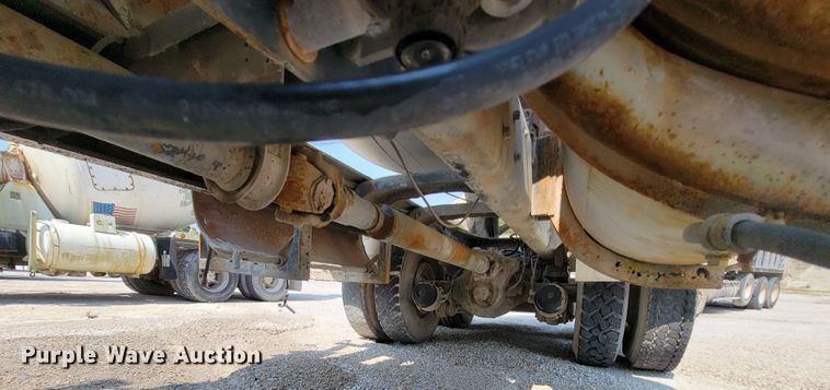 image for item KD9391 1994 Ford LT8000  ready mix truck