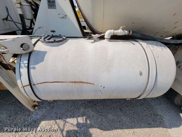 image for item KD9391 1994 Ford LT8000  ready mix truck