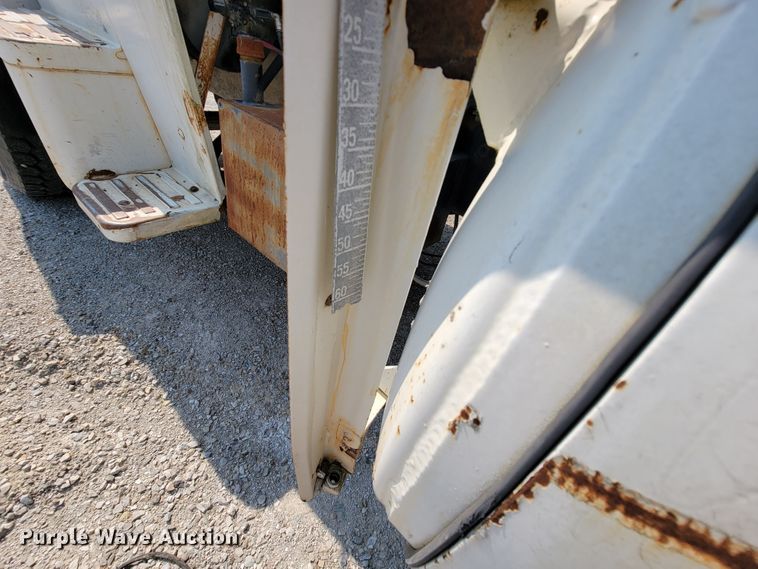 image for item KD9391 1994 Ford LT8000  ready mix truck