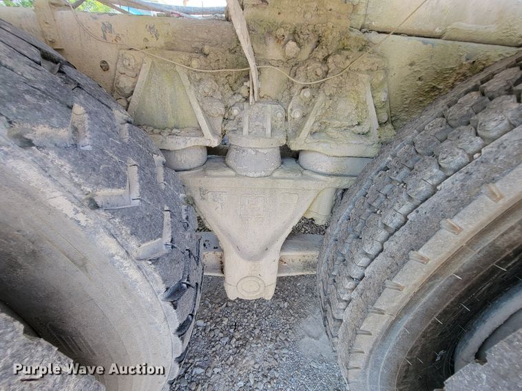 image for item KD9391 1994 Ford LT8000  ready mix truck