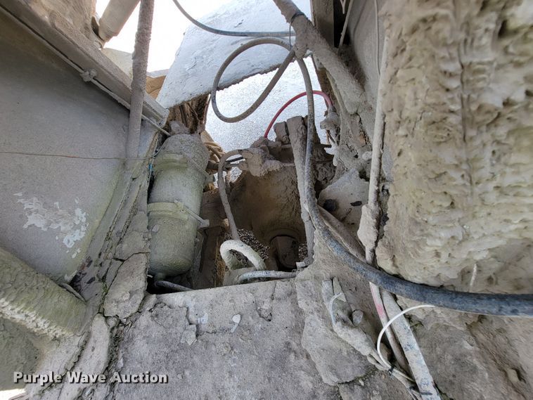 image for item KD9391 1994 Ford LT8000  ready mix truck