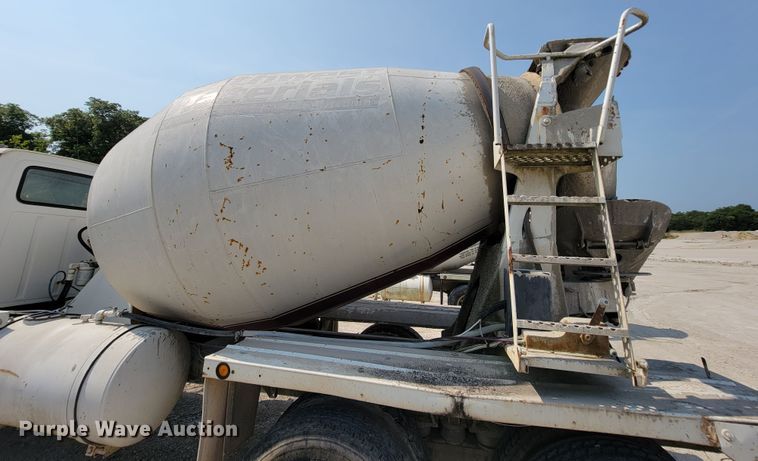 image for item KD9391 1994 Ford LT8000  ready mix truck