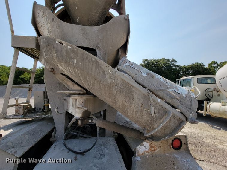 image for item KD9391 1994 Ford LT8000  ready mix truck