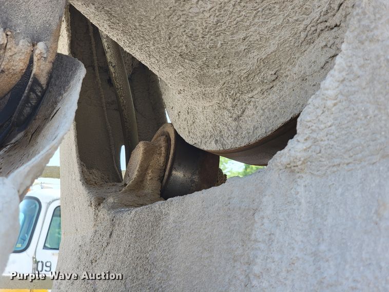 image for item KD9391 1994 Ford LT8000  ready mix truck