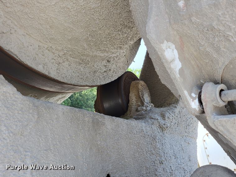 image for item KD9391 1994 Ford LT8000  ready mix truck