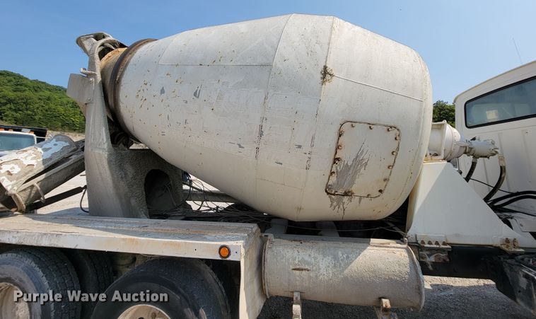 image for item KD9391 1994 Ford LT8000  ready mix truck