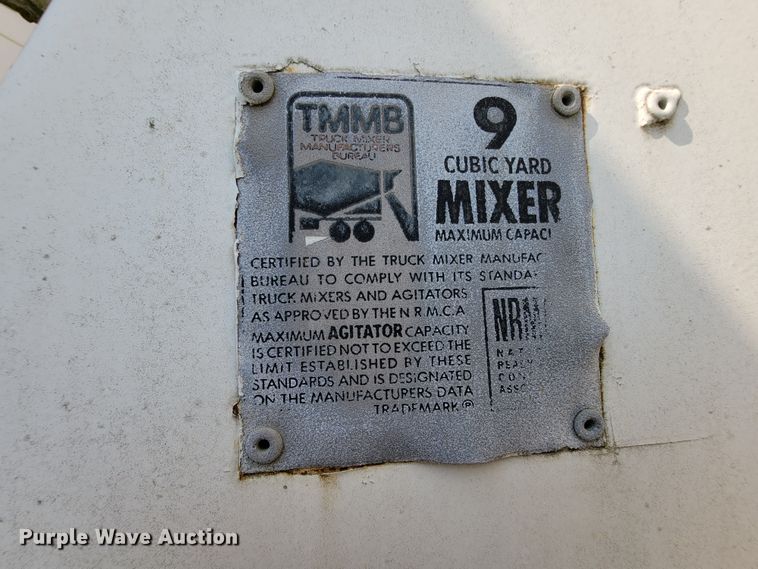 image for item KD9391 1994 Ford LT8000  ready mix truck